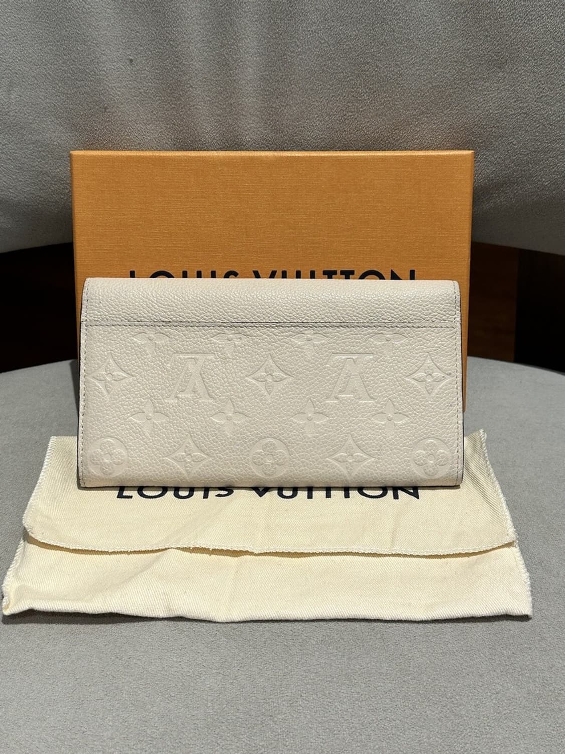 [정품] 루이비통 엠보 모노그램 아이보리 장지갑 풀구성품 상품이미지3