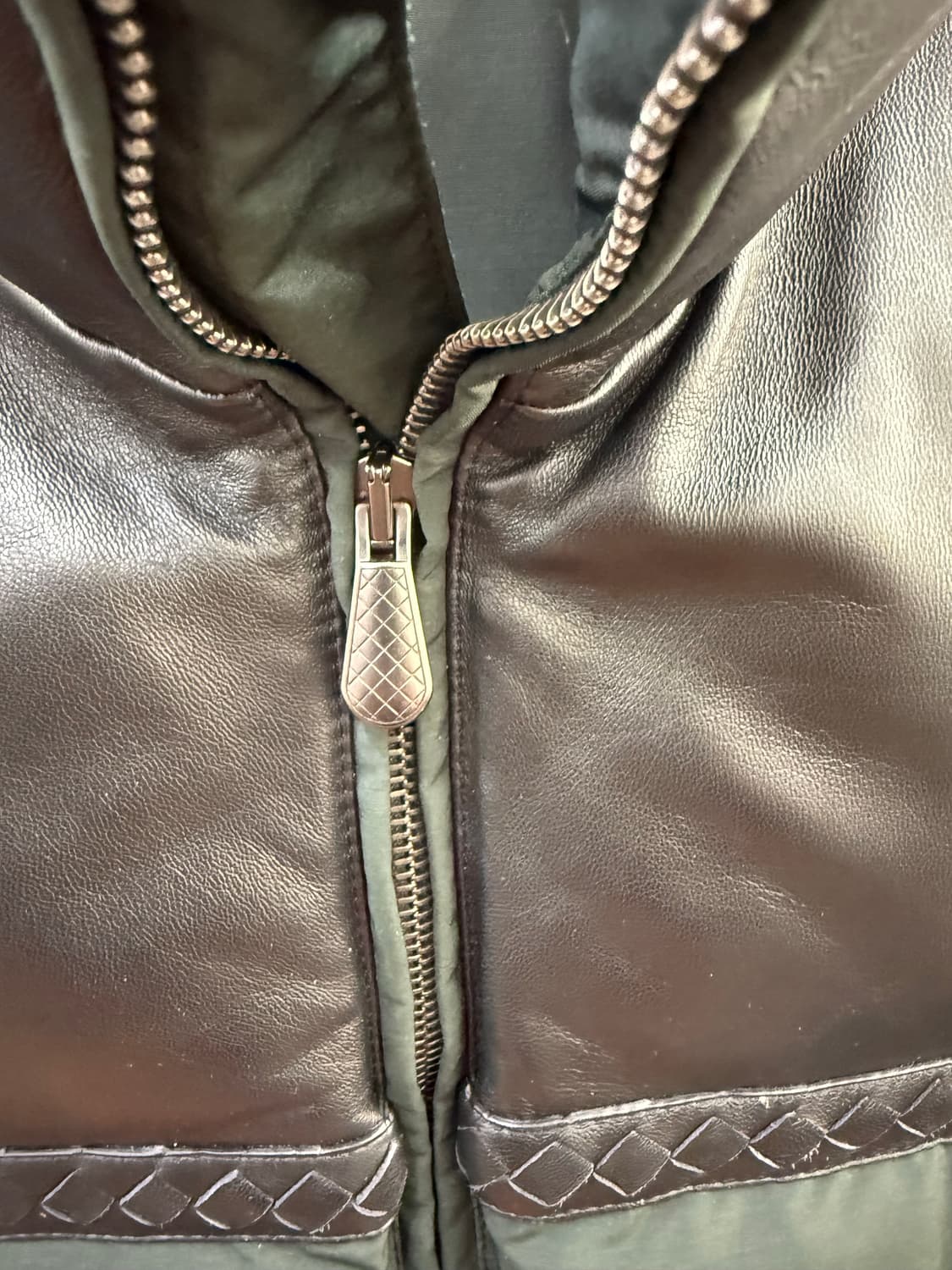 보테가베네타 레더 패딩 조끼 상품이미지4