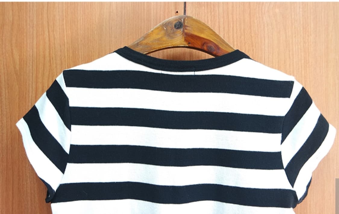 버버리 블루라벨  단가라 브이넥 반팔 상품이미지6