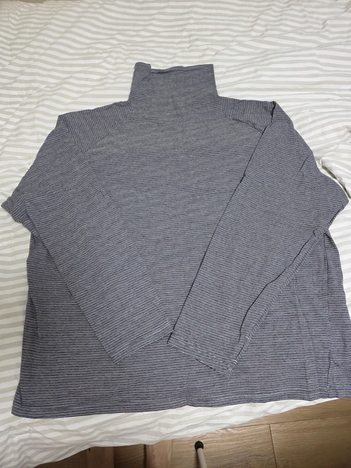 이얼즈어고 핑거홀 스트라이프 모크넥 티(블랙-네이비) L사이즈 상품이미지3