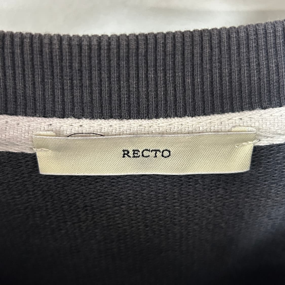 렉토 LLEGE 로고 크롭 스웻셔츠 맨투맨 차콜 상품이미지5