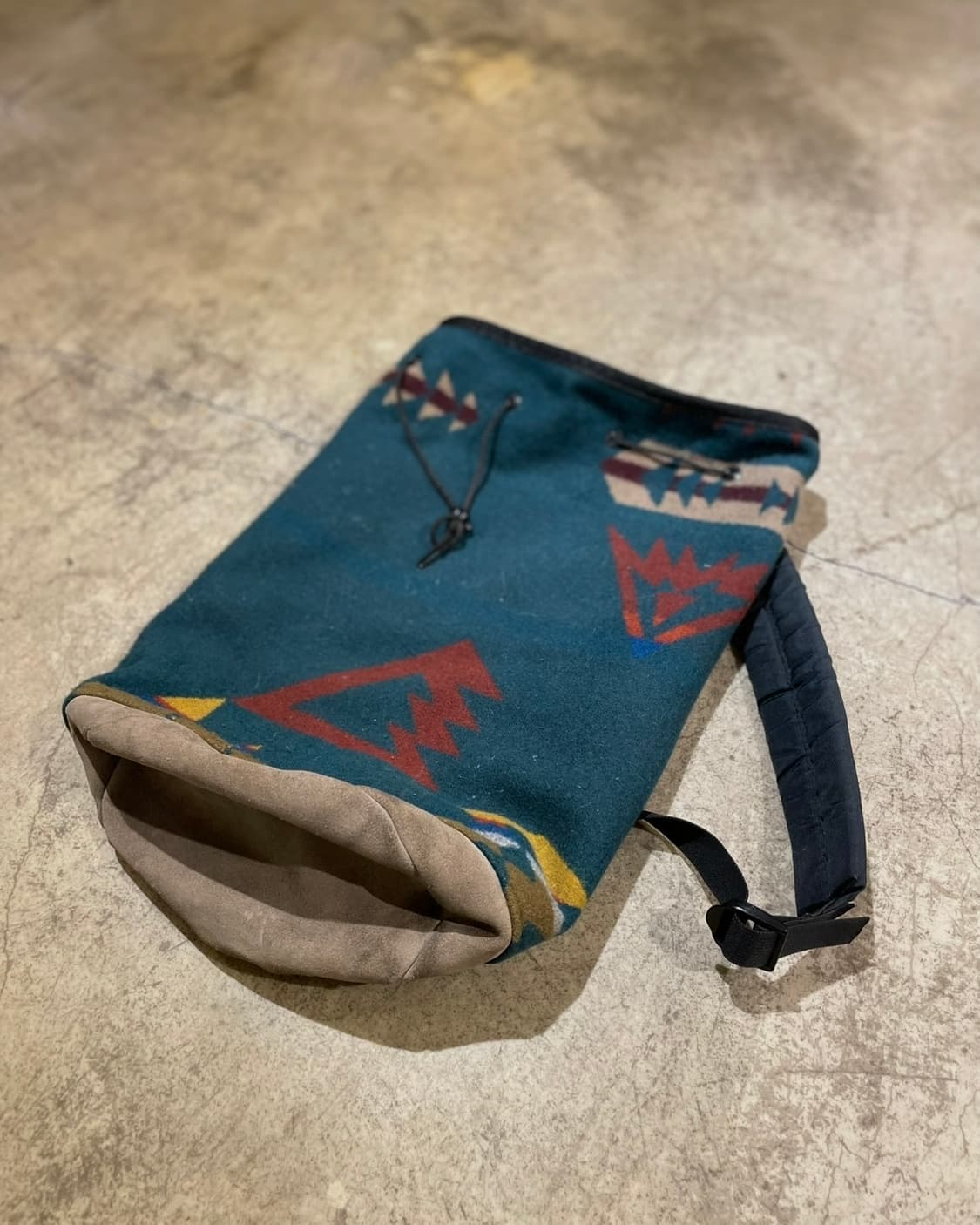 80’s Pendleton 울 x 스웨이드 네이티브 패턴 디테일 슬링백 상품이미지3