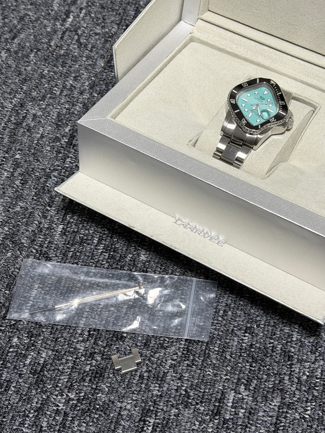 우주매물) Laarvee 라르비 pea001 시계 상품이미지5