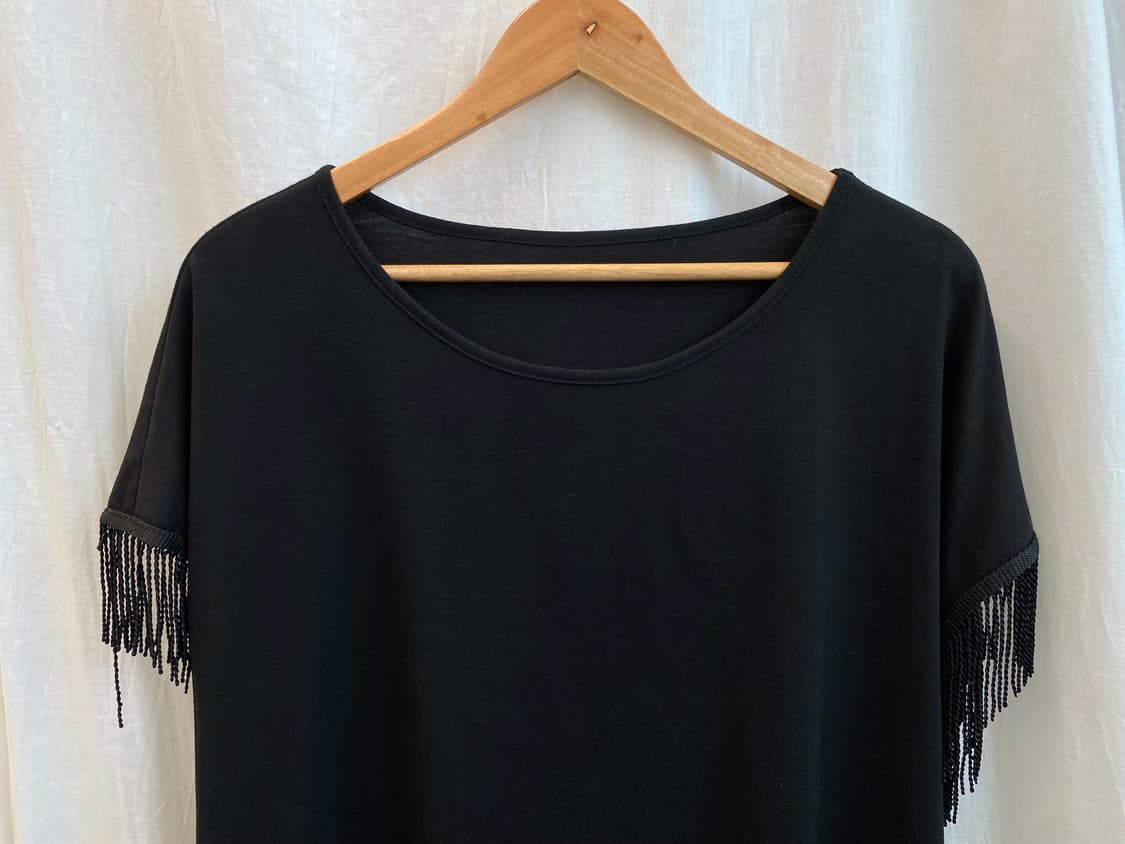 SHIEN 블랙 프린지 반팔티셔츠(M) 상품이미지4
