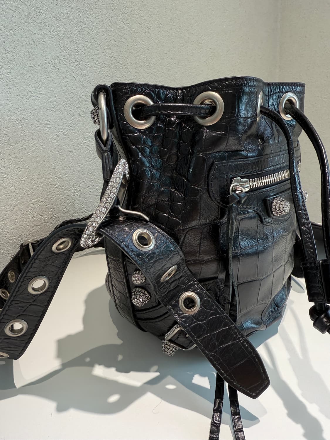 발렌시아가 르카골 버킷백 상품이미지3