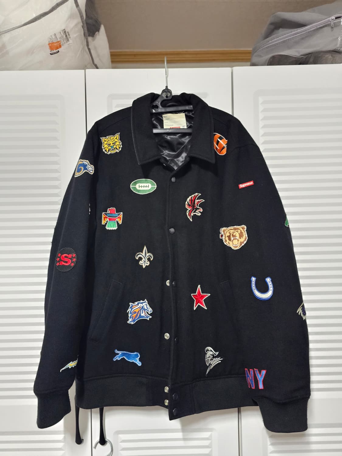 슈프림 패치 바시티자켓 상품이미지1