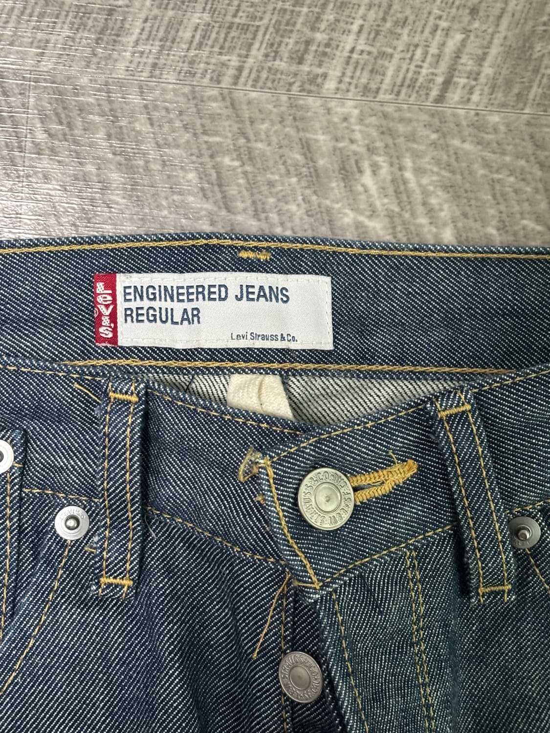 리바이스 엔지니어드 진 레귤러 핏 상품이미지3