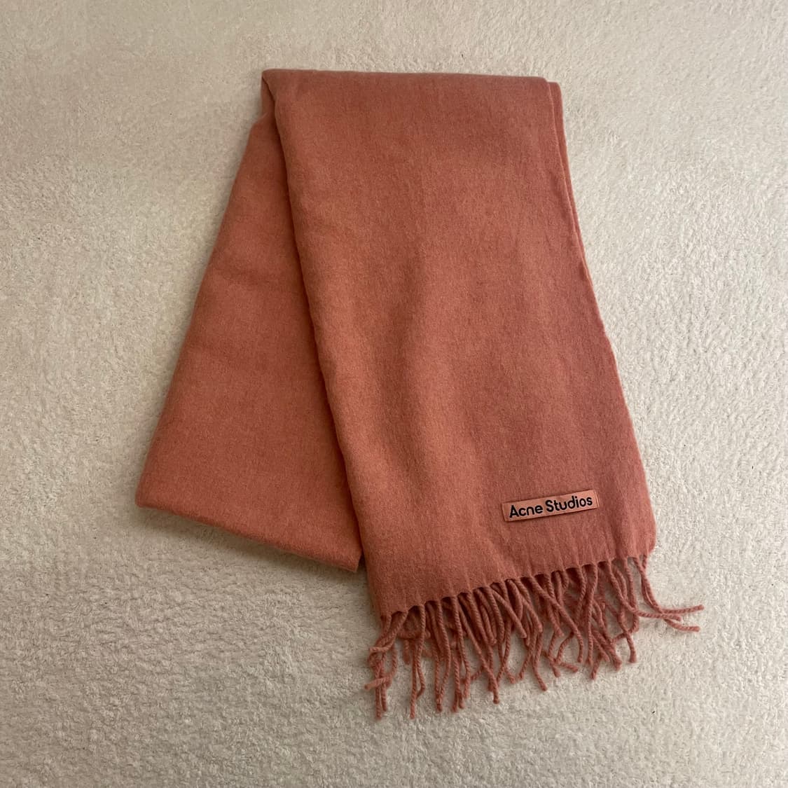 아크네스튜디오 딸기우유머플러 상품이미지2