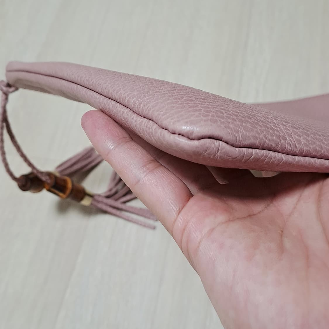 [100%/정품] 구찌 뱀부 태슬 레더 분홍 클러치,구찌클러치,구찌파우치 상품이미지7