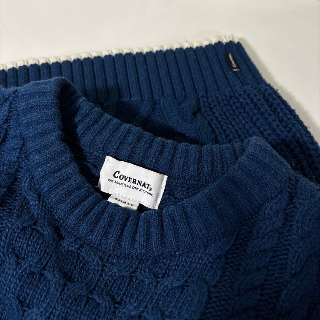 S 95 커버낫 네이비 소매배색 꽈배기니트 상품이미지4