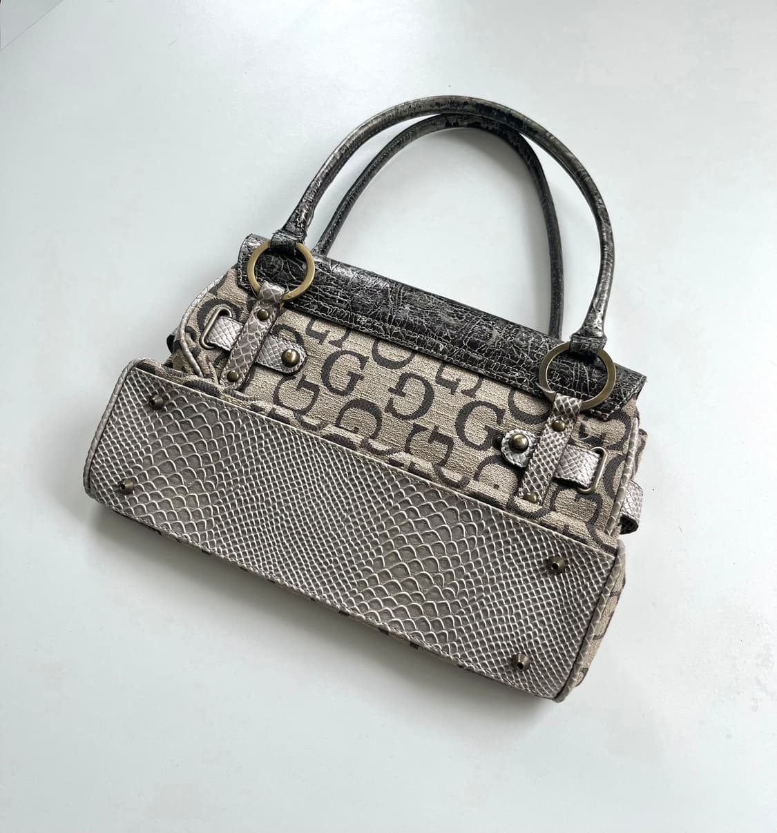 Guess 00s metalic square bag 상품이미지4