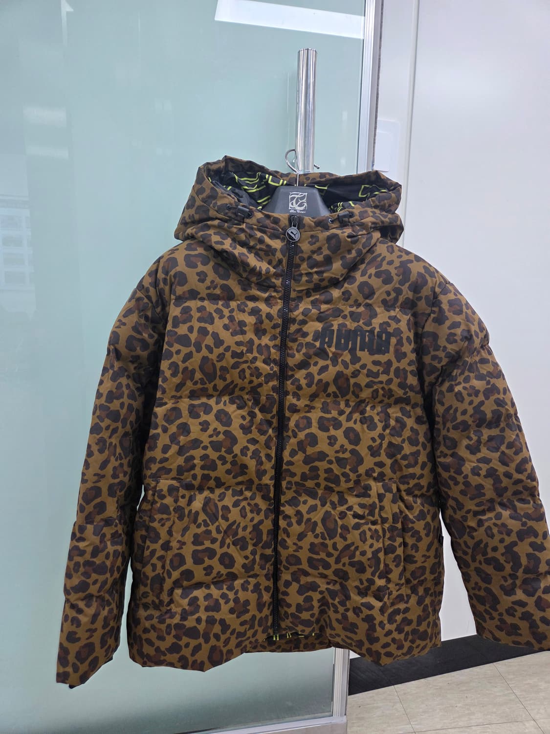 푸마 레오파드 패턴 후드 패딩 점퍼 L 상품이미지1