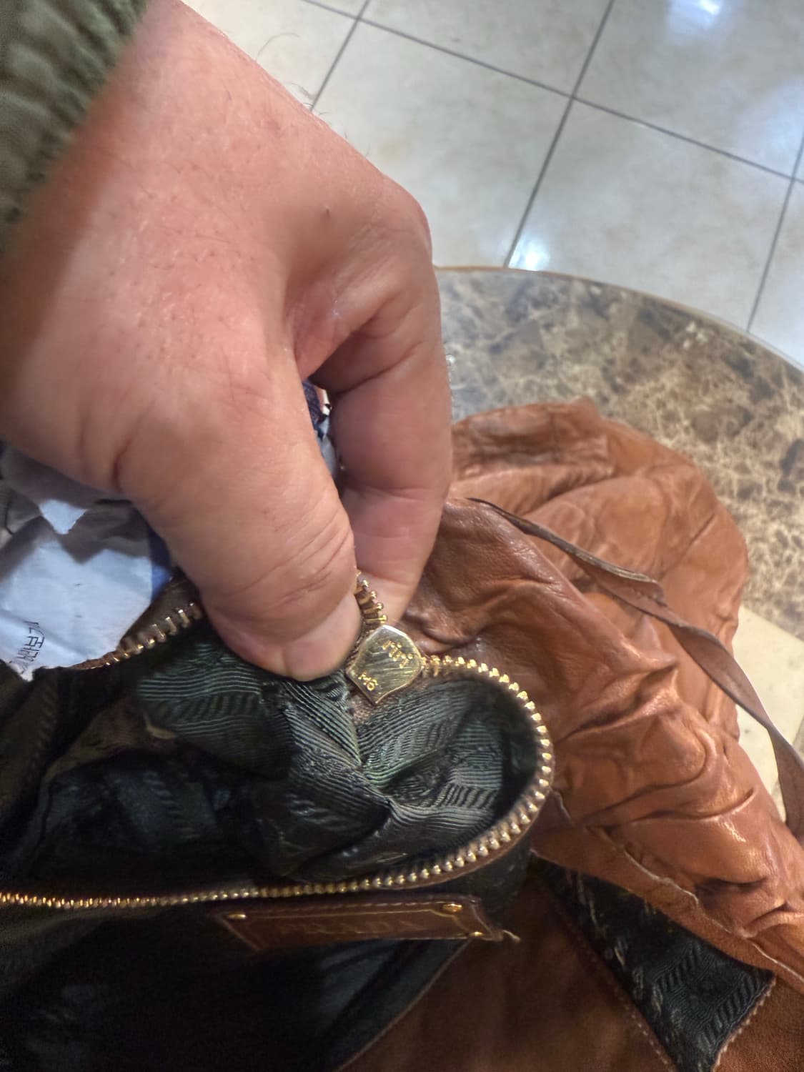 정품 프라다 비텔로 나파 숄더백 팝니다 상품이미지9