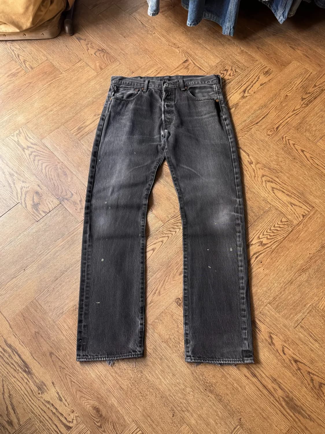 [33]리바이스 501 빈티지 페이딩 스트레이트 흑청 데님 팬츠 상품이미지1