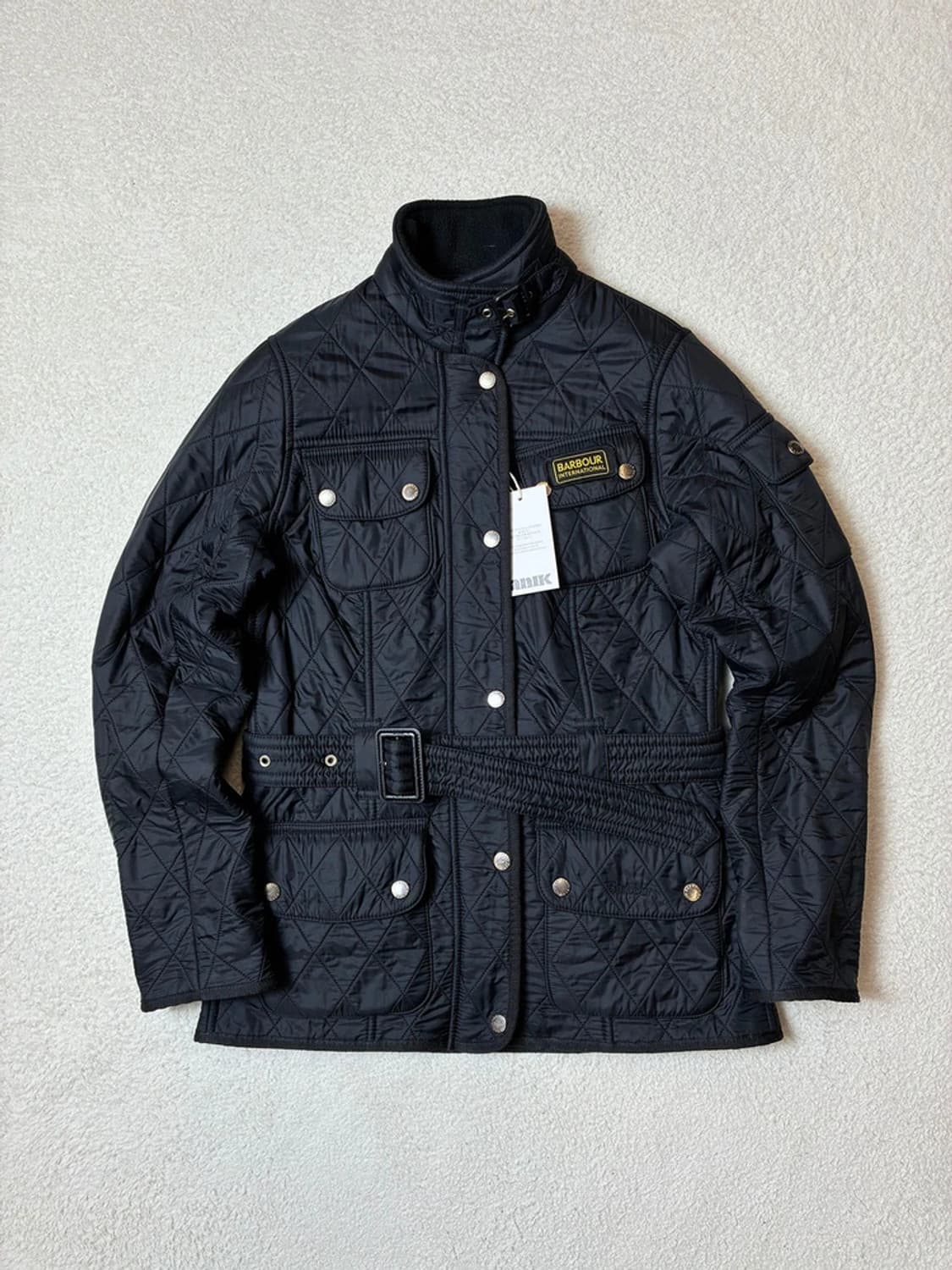 바버 인터네셔널 블랙 폴라퀼트 자켓 PN6520 상품이미지1