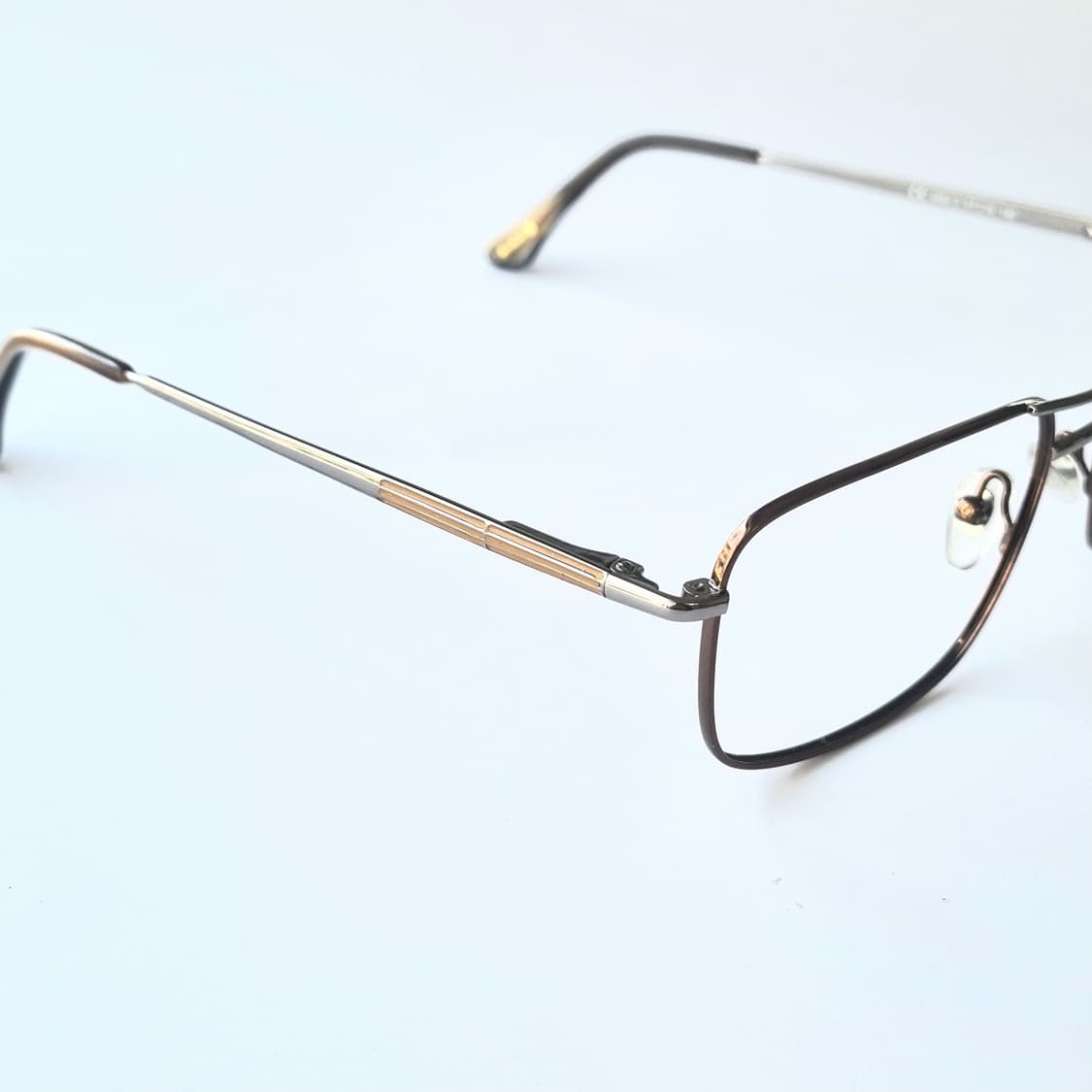 데드스탁 엣지를 더하는 투브릿지 긱시크 안경테 737 상품이미지7