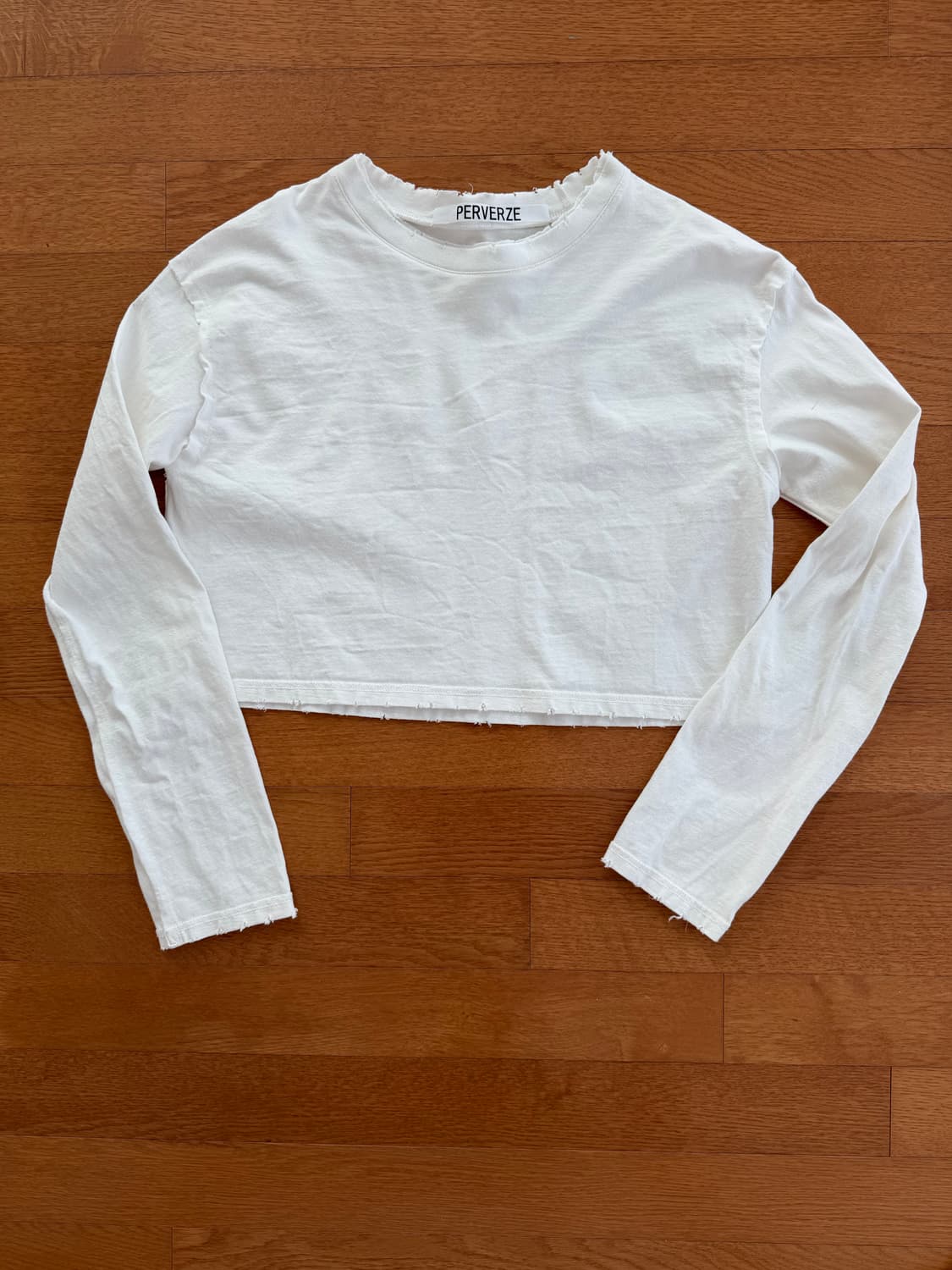 퍼버즈 긴팔티셔츠 상품이미지1