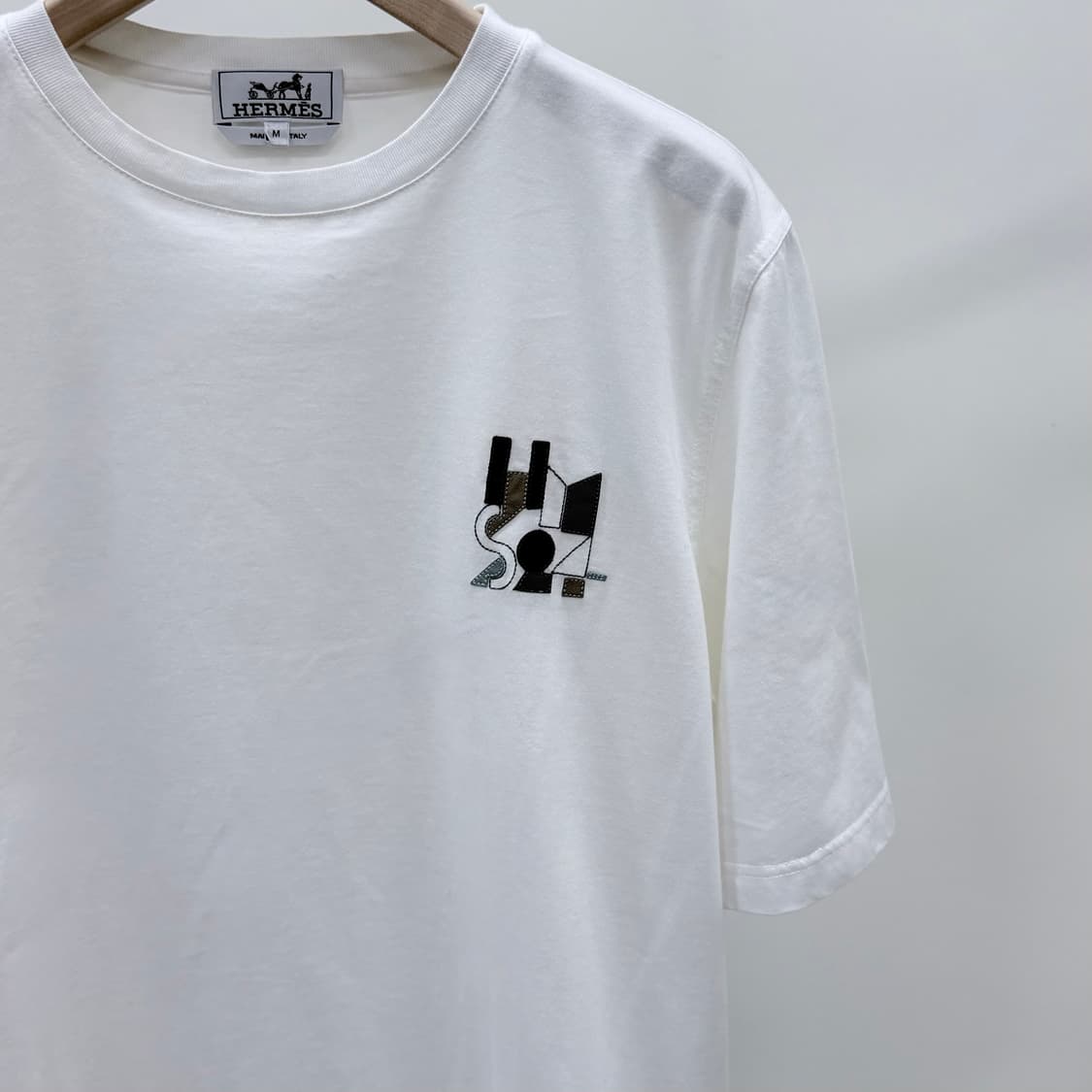 [S+급/M] 에르메스 램스킨 레더 패치 화이트 반팔 티셔츠 상품이미지2