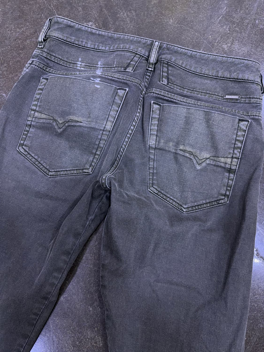 디젤 D-Bazer 빈티지 워싱 페인팅 테이퍼드핏 코튼팬츠 30 상품이미지8