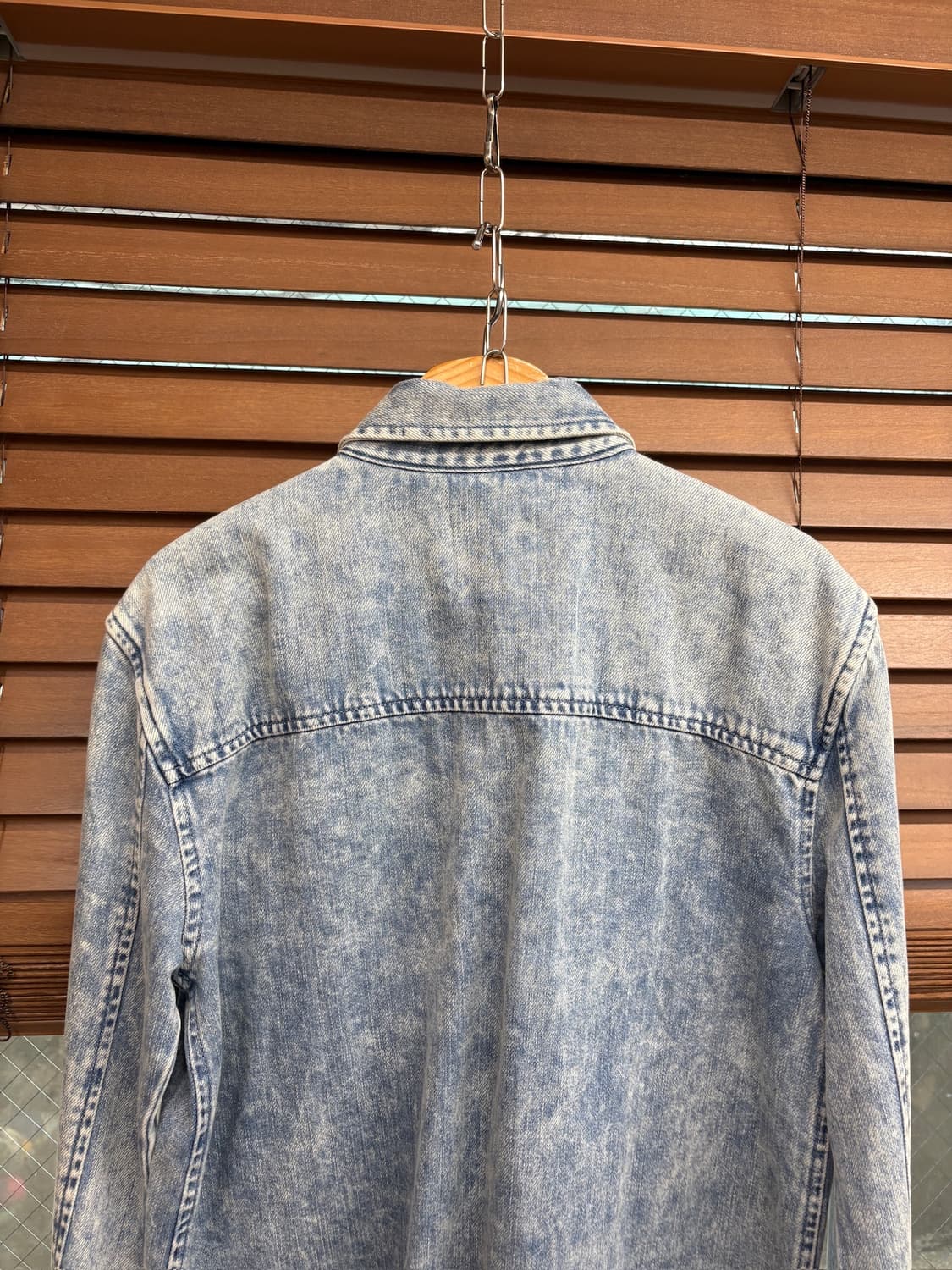 American Eagle 아메리칸 이글 에시드 데님 워싱 커팅 셔츠 상품이미지7