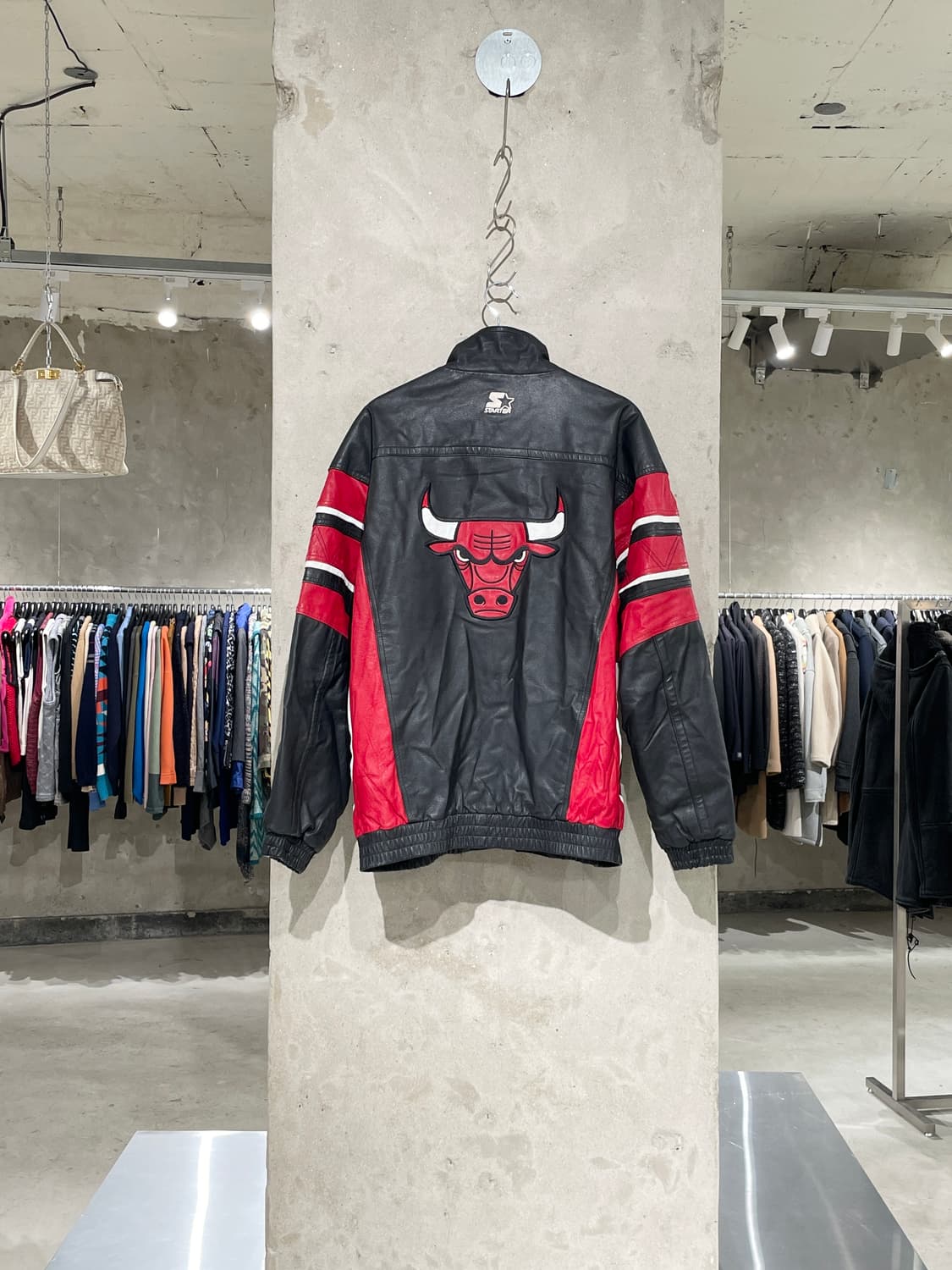 스타터 x 시카고 불스 90’s NBA 레더 자켓 상품이미지1