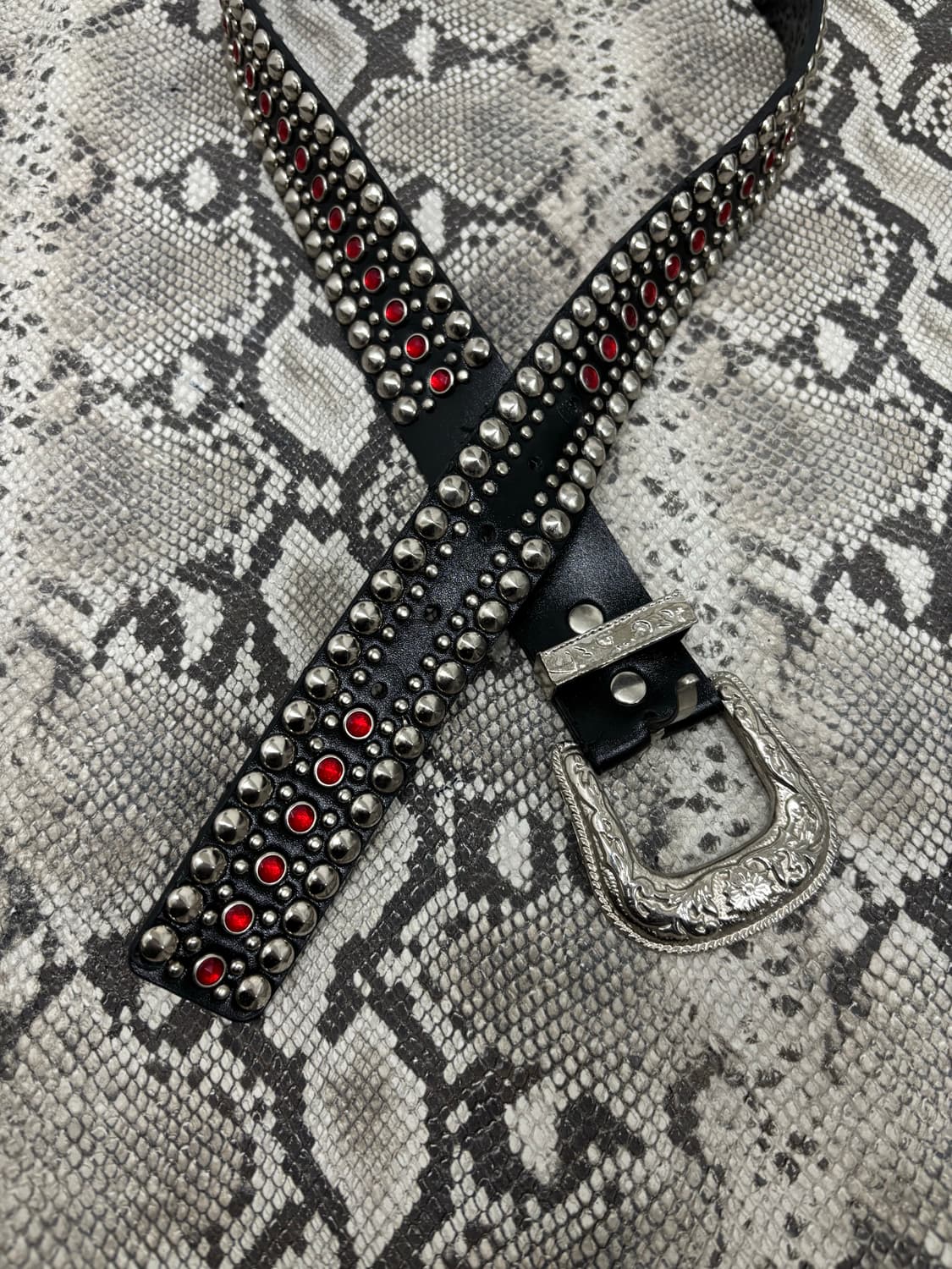 [ACC]Red Cubic&Stud Detail Belt 상품이미지5
