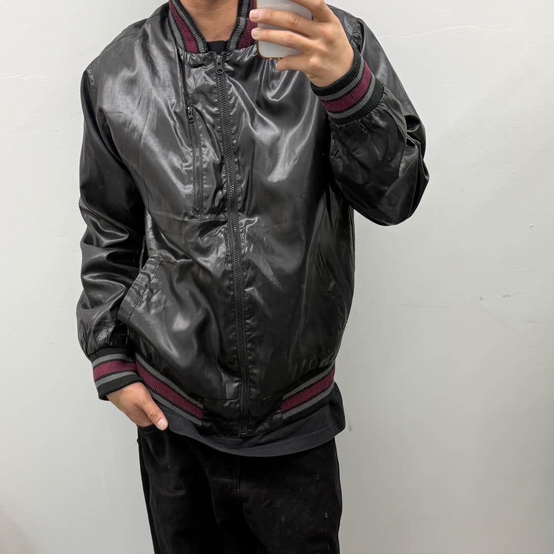 NYLAUS 블랙 유광 점퍼 상품이미지3