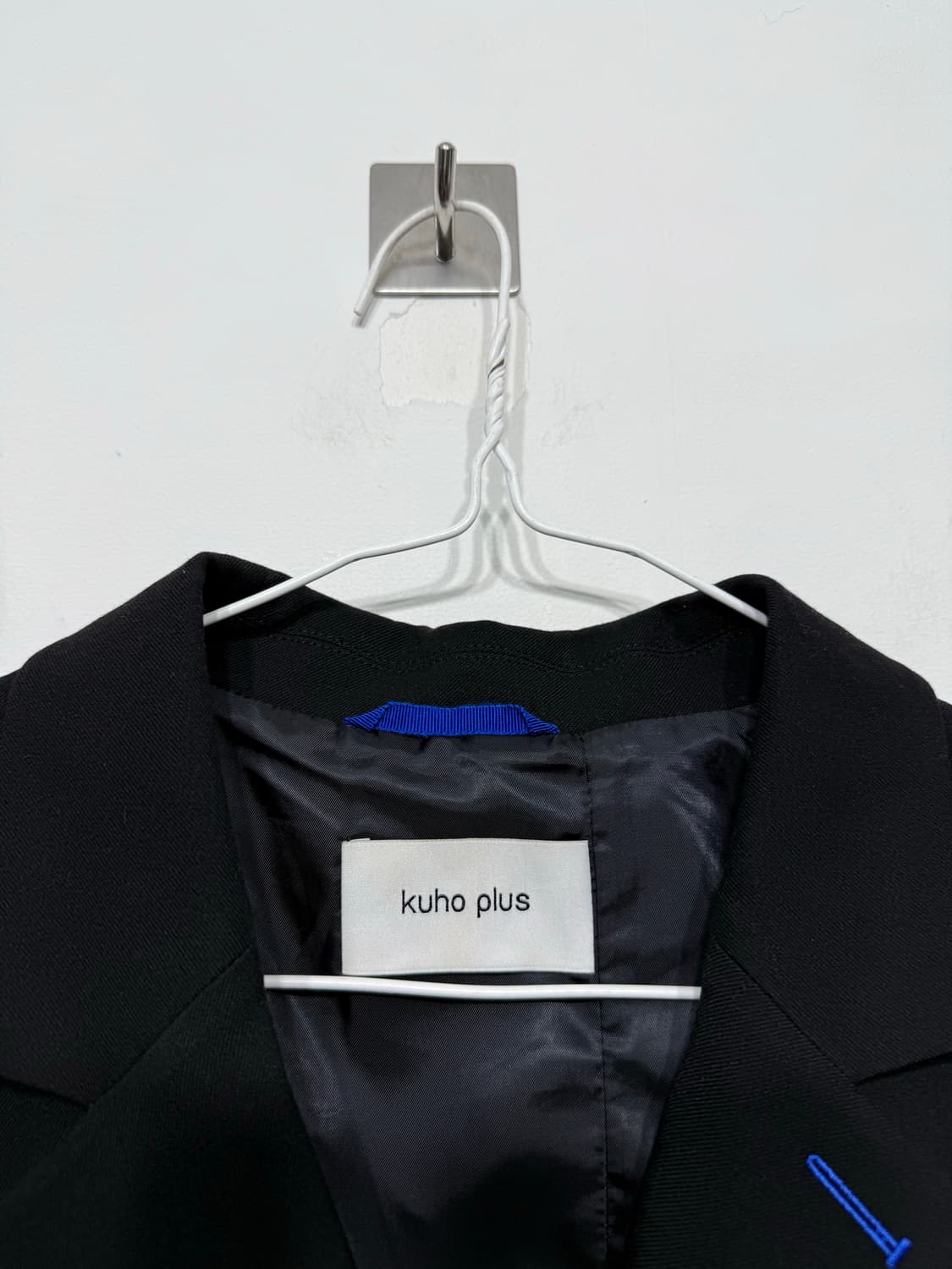 구호플러스 24년 백 디테일 테일러드 숏자켓 1사이즈 상품이미지2