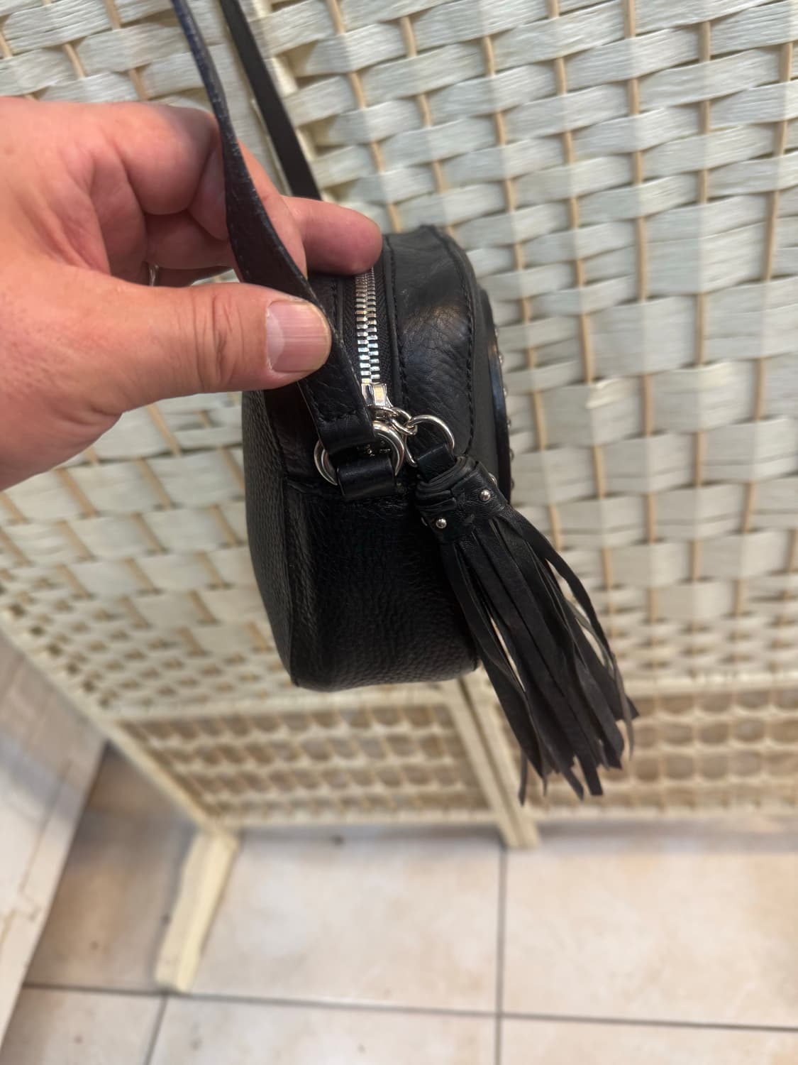 정품 구찌 스터드 디스코백 팝니다 상품이미지5