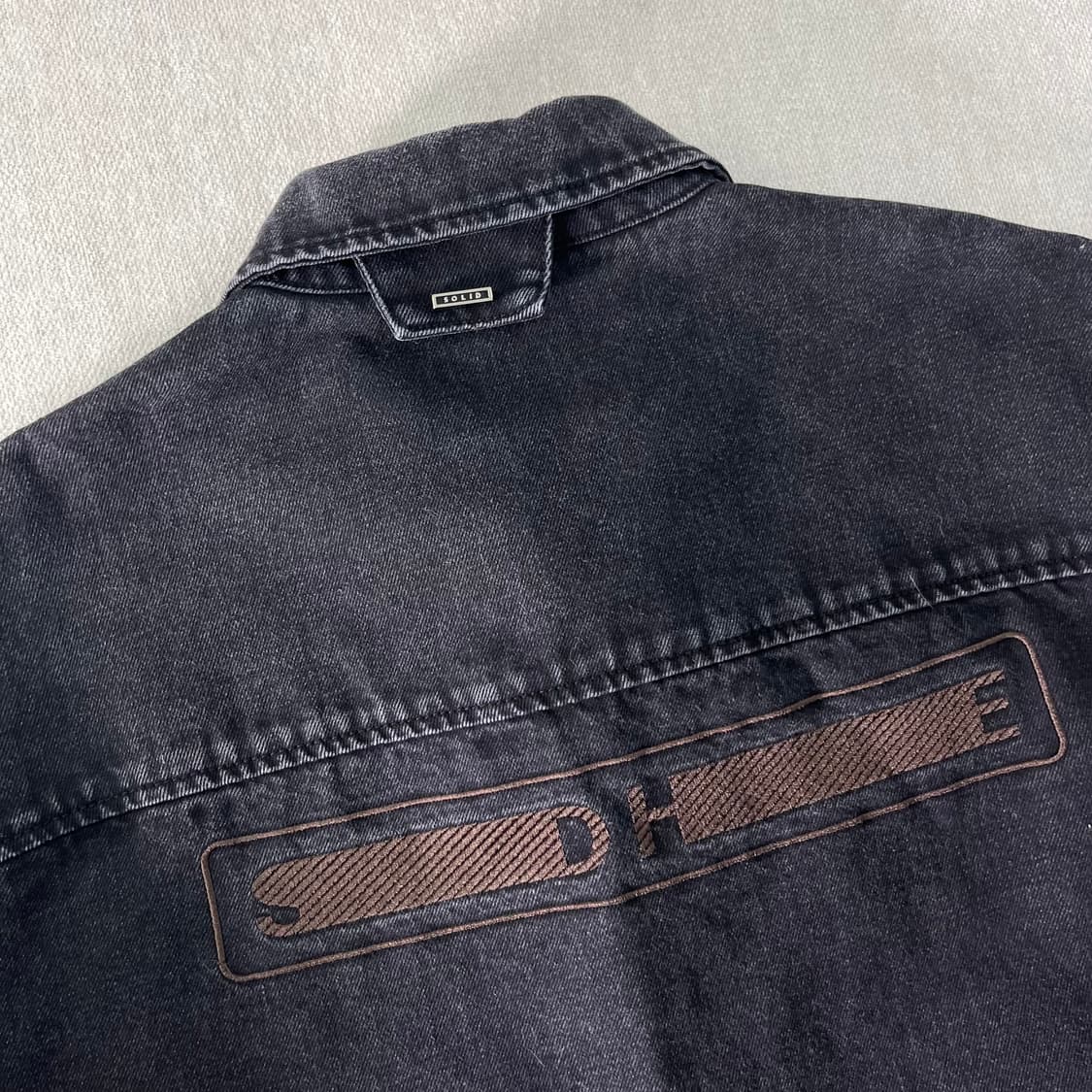 105 솔리드옴므 백로고 흑청 데님 셔츠 자켓 상품이미지7