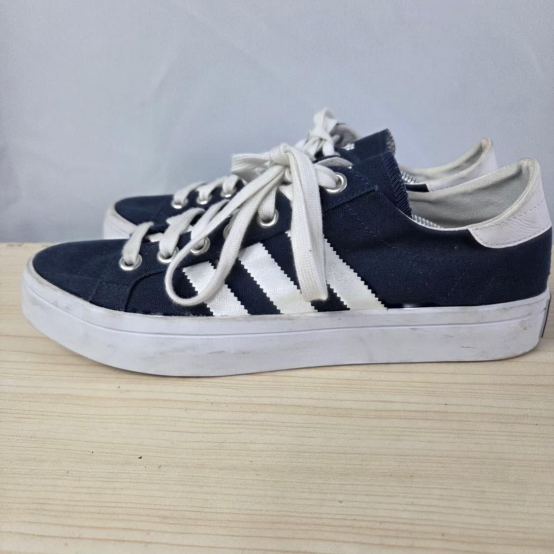 255 아디다스 네이비 삼선 스니커즈 상품이미지2