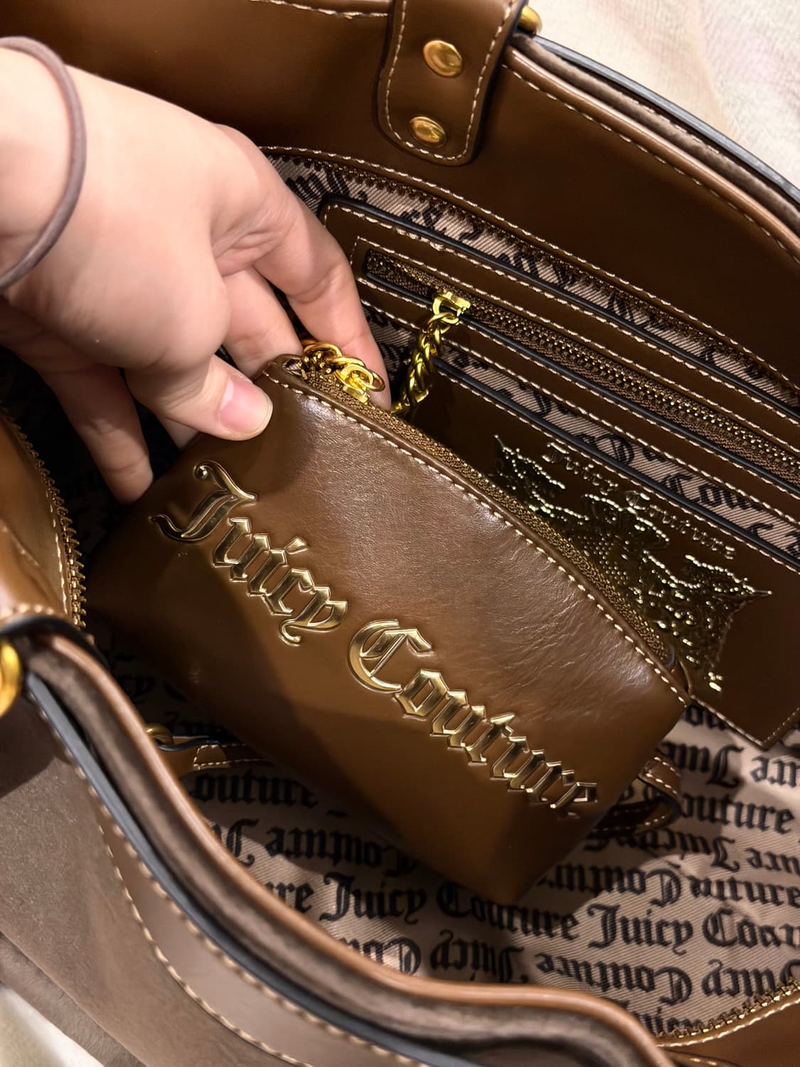 [신상✨프리뷰세일]대대장 신상 쥬시꾸뛰르 브라운 벨벳 숄더백 상품이미지6