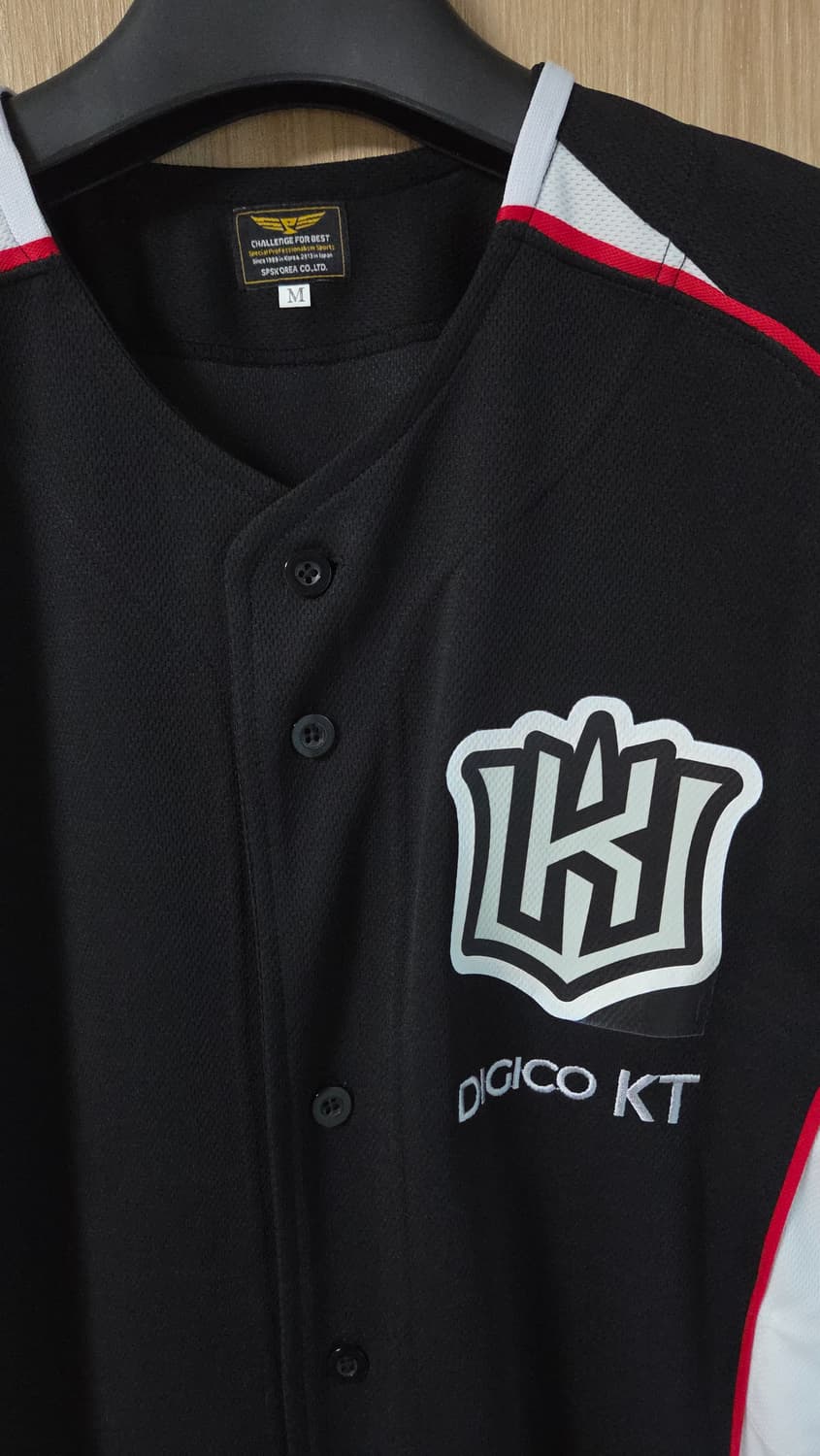 (착샷) KT위즈 유니폼 라이트닝 블랙 상품이미지3