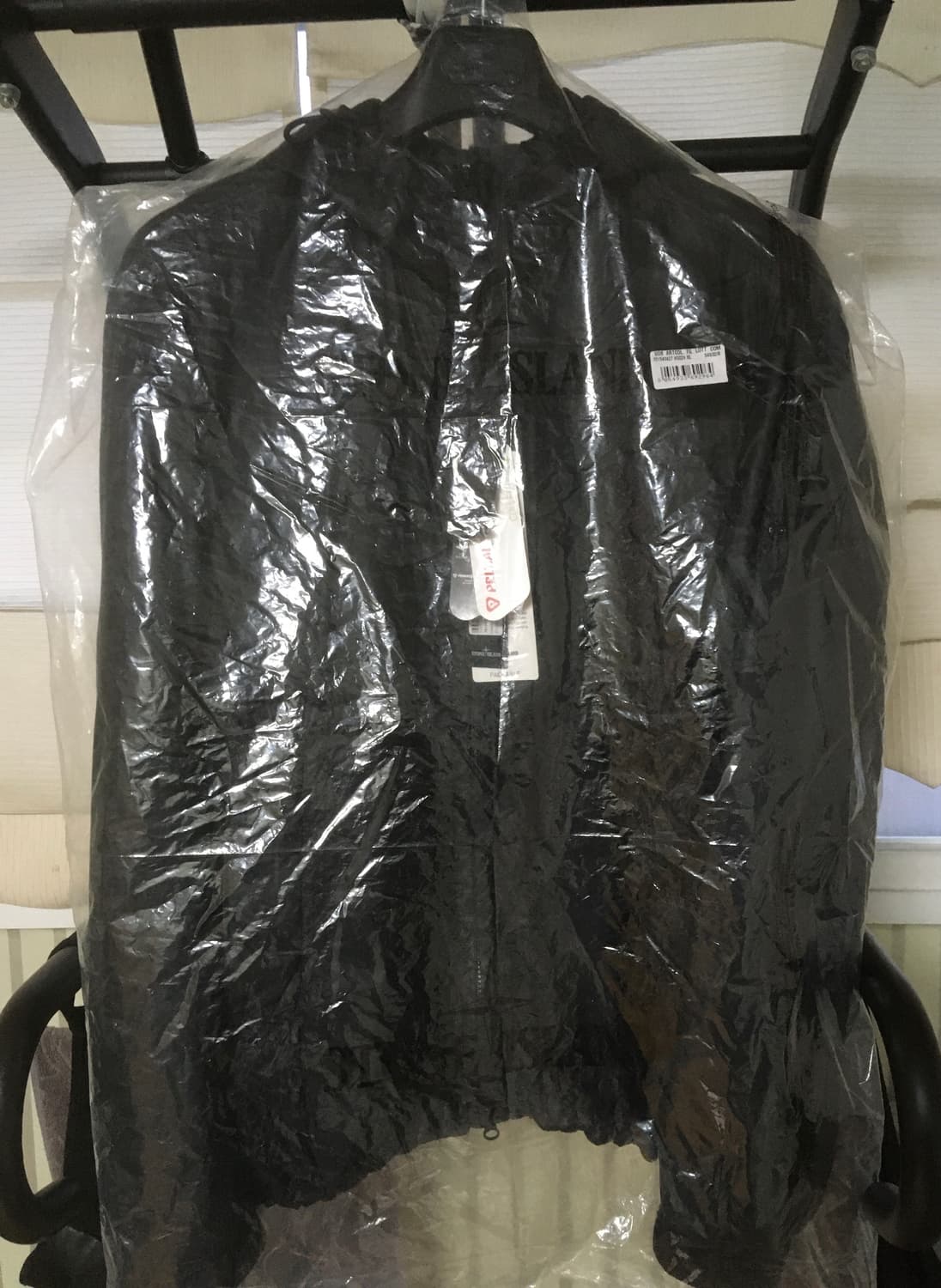 스톤아일랜드 프리마로프트 후드 자켓 블랙 판매합니다  상품이미지1