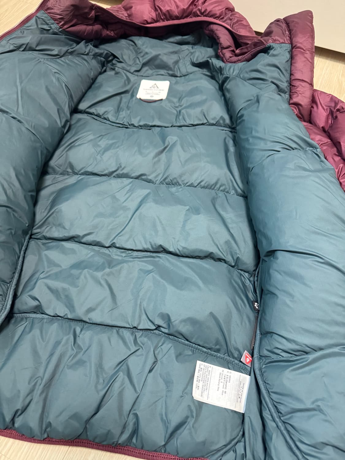 새상품급 나이키 Acg  써미핏 루나레이크 자켓 마룬s 100 패딩판매  상품이미지7