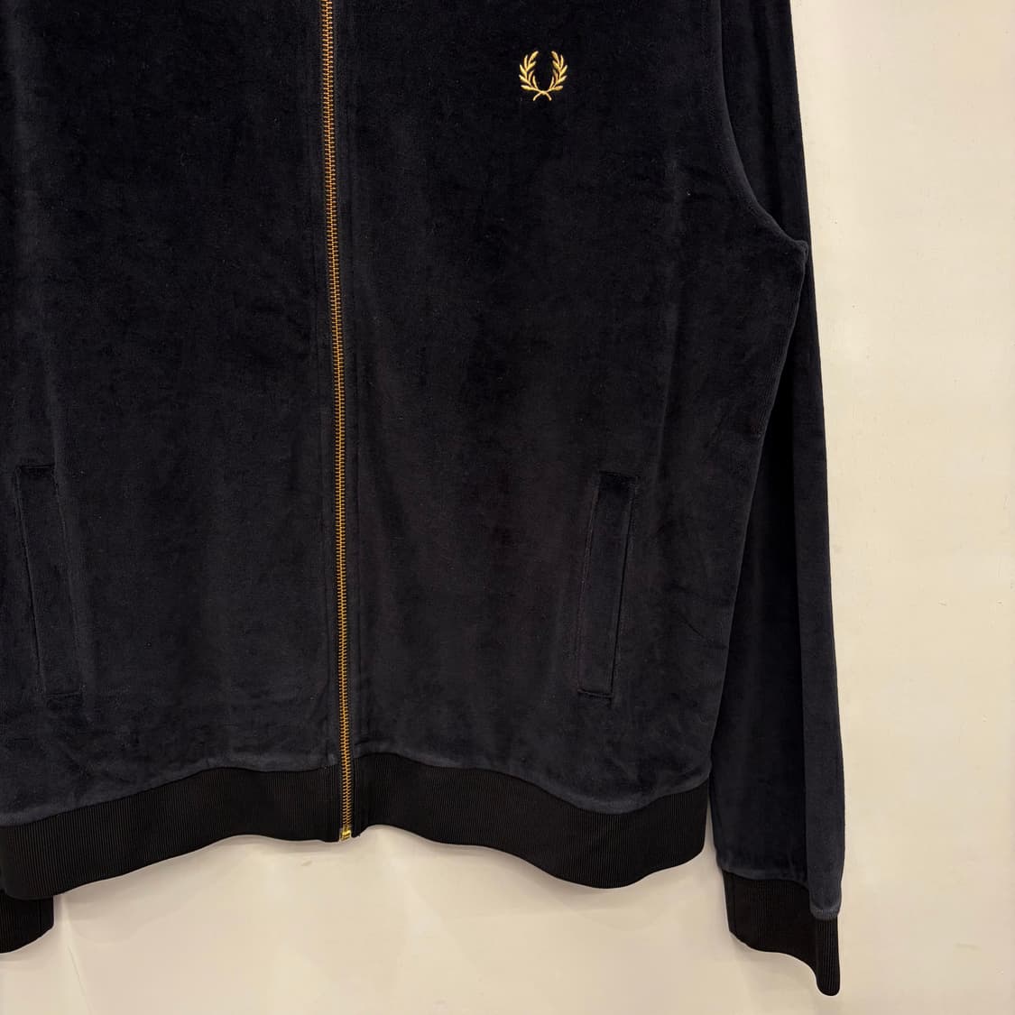 프레드페리 블랙 벨루어 봄버 자켓 L 상품이미지3