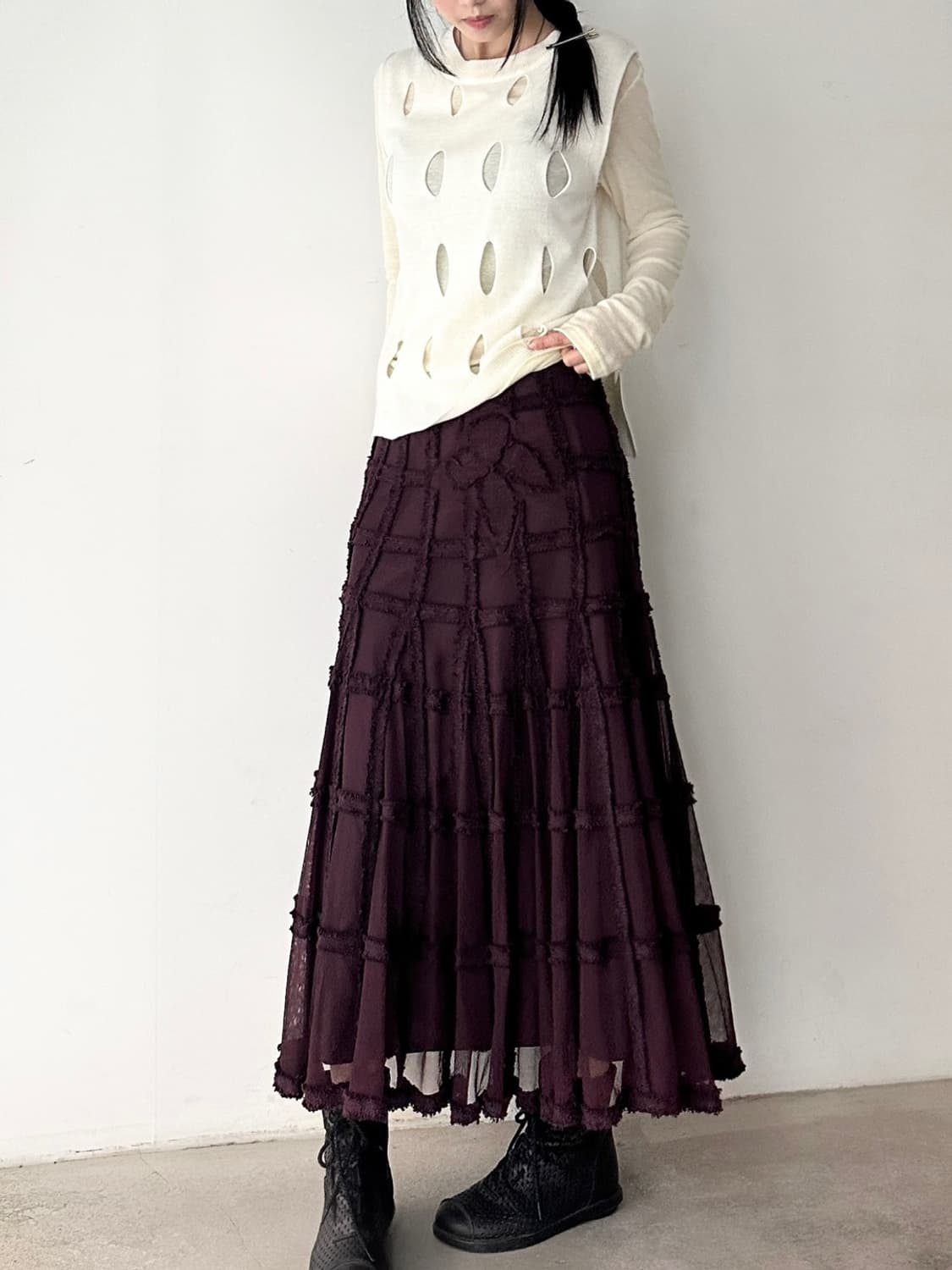 Black rose trade embroidery long skirt 상품이미지6
