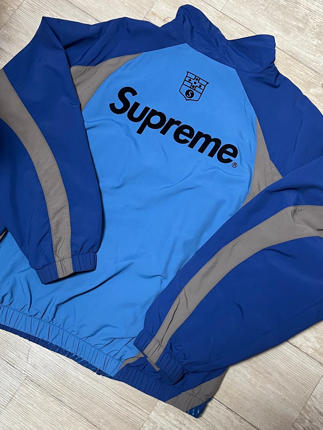 슈프림 logo track jacket small 상품이미지2