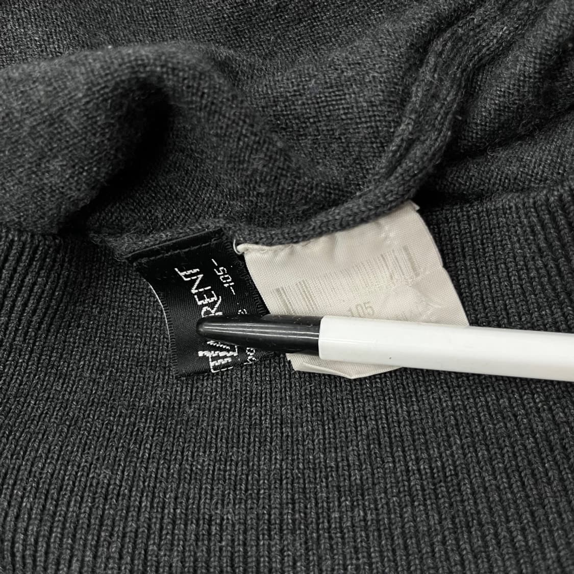 입생로랑 로고 차콜 터틀넥 니트 상품이미지5