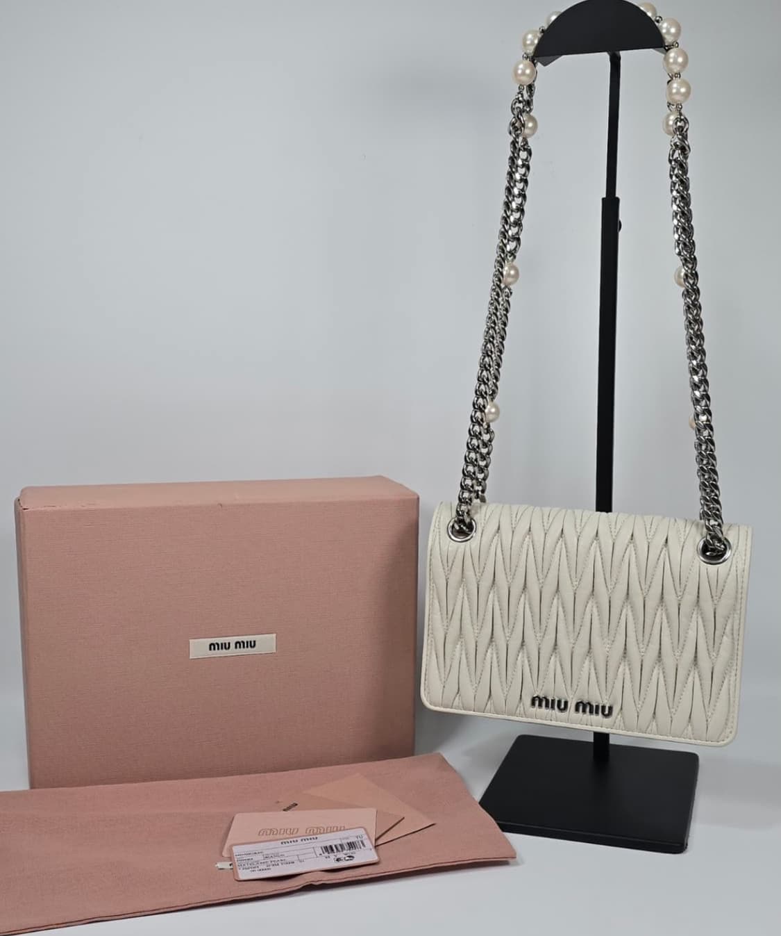 miu miu 미우 미우 마테라쎄 나파 레더 미니 숄더백 (정품) 상품이미지1