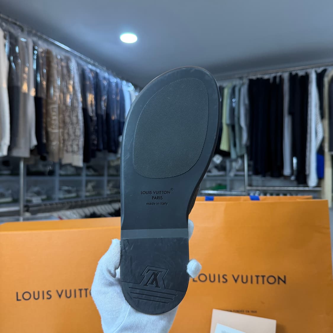 [리오브] 루이비통 모노그램 오아시스 뮬 슬리퍼 상품이미지4
