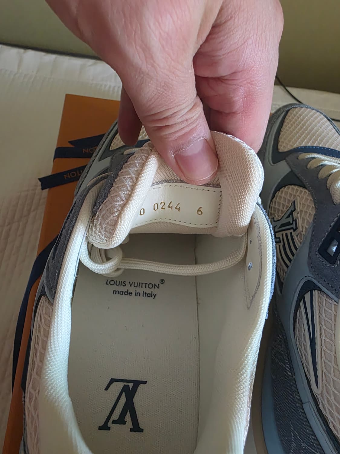 루이비통 런어웨이 스니커즈(새상품) 상품이미지6