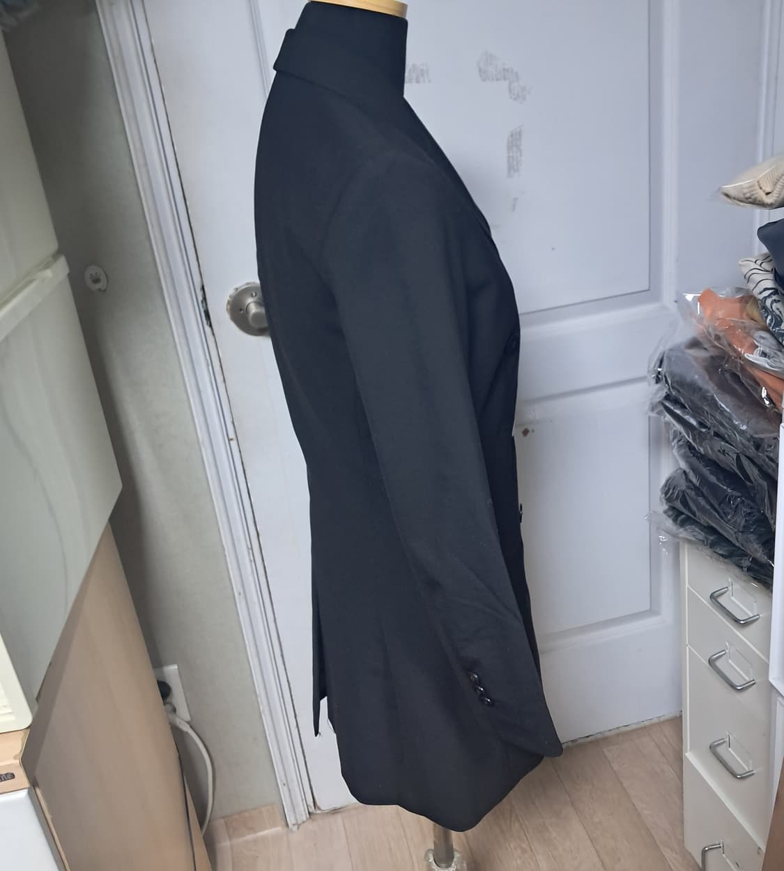 띠어리 블랙 더블 버튼자켓 0사이즈(거의새제품, 20년제품) 상품이미지4