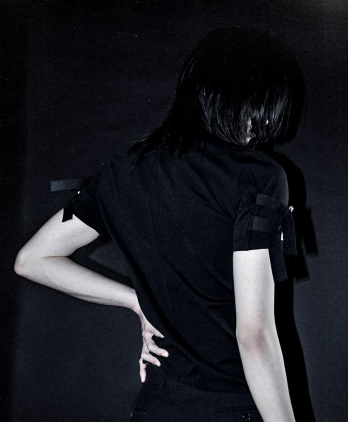 (6/6까지판매)Black smith restraint strap tee 상품이미지3