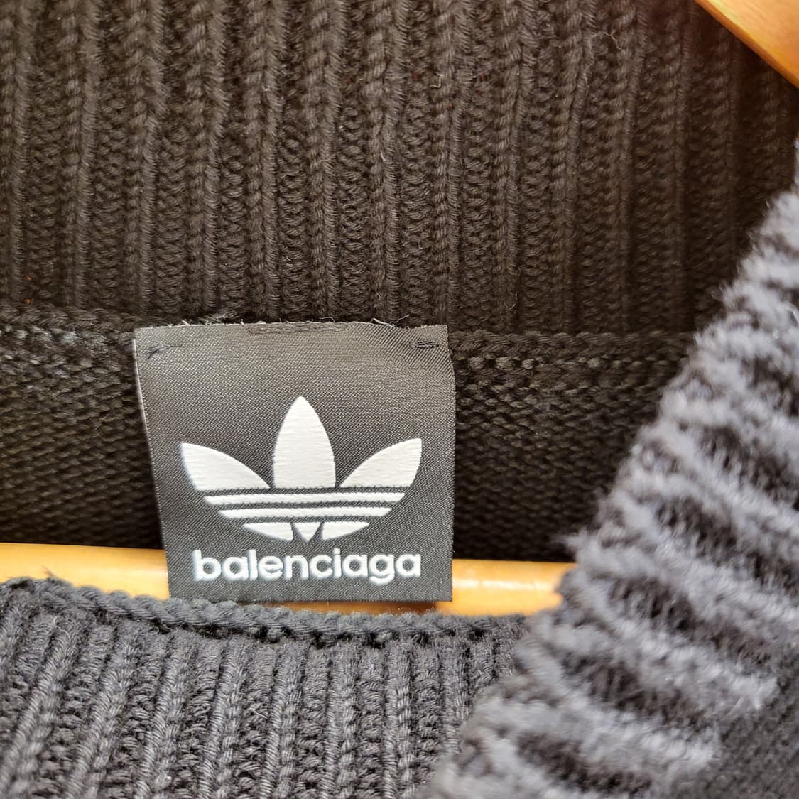 발렌시아가 아디다스 콜라보 니트 스웨터 상품이미지8