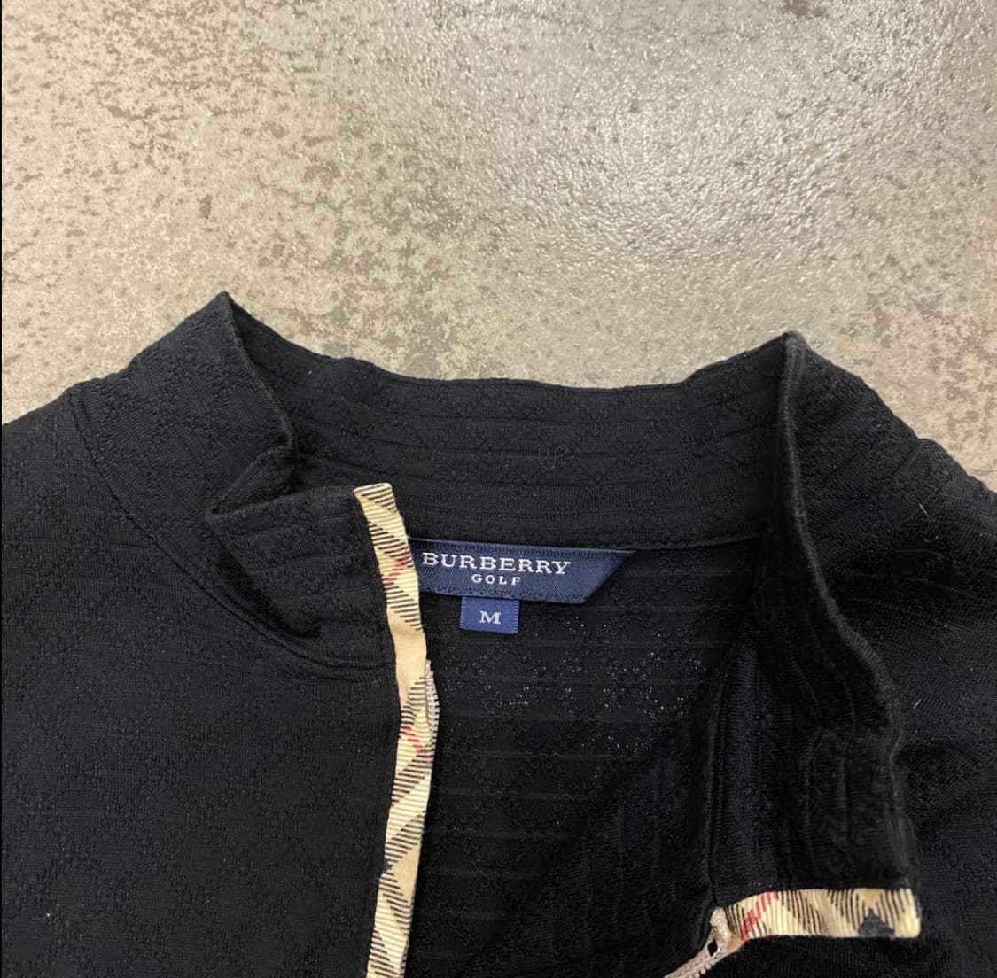 버버리 골프 블랙 m사이즈 반집업 니트  상품이미지4
