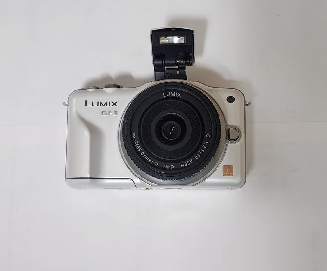 파나소닉 루믹스 디지털카메라 GF3 와 14mm 렌즈팝니다. 상품이미지1