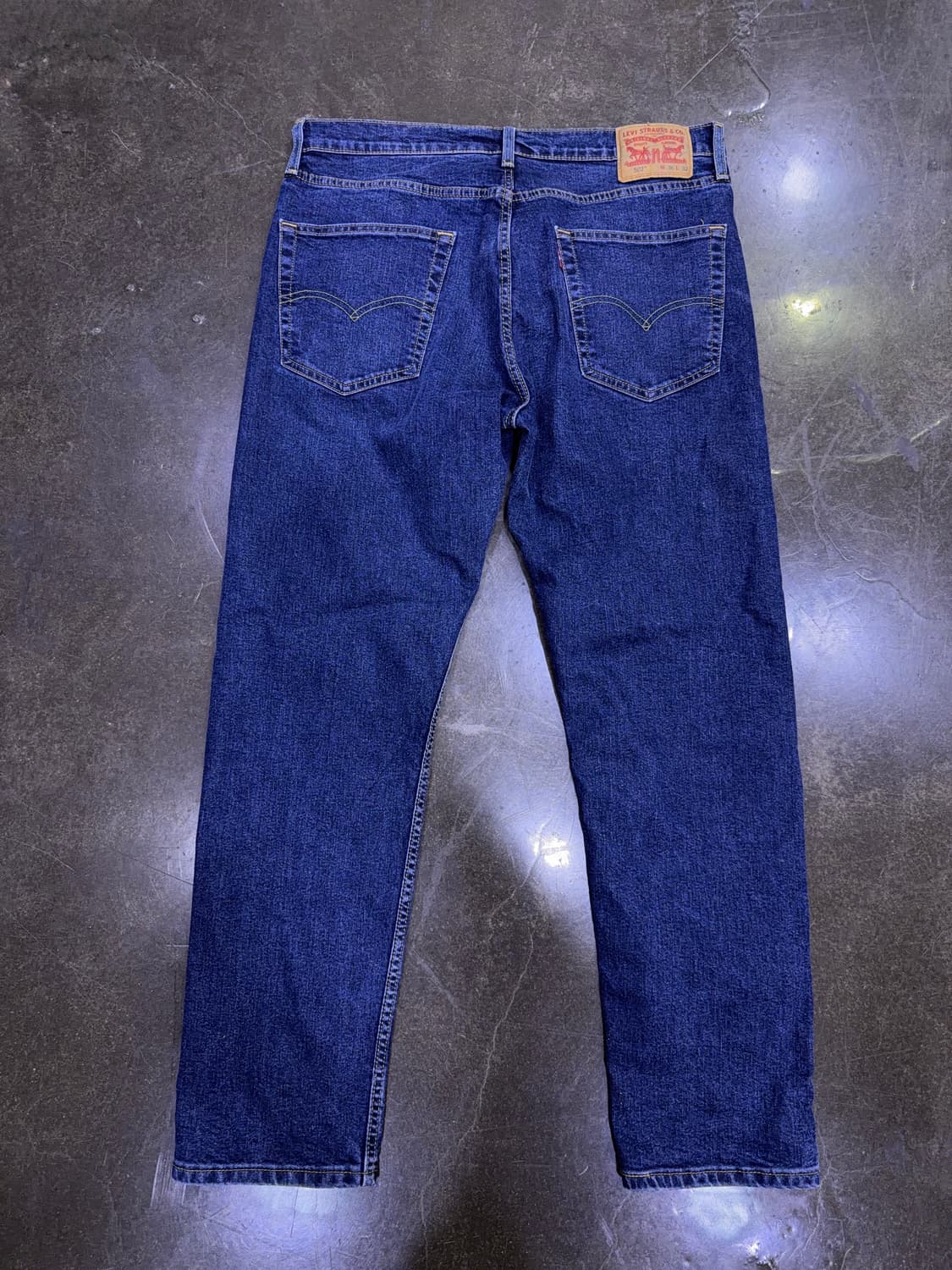 리바이스 502 테이퍼드핏 중청 워싱 웜 약기모 데님팬츠 36 상품이미지2