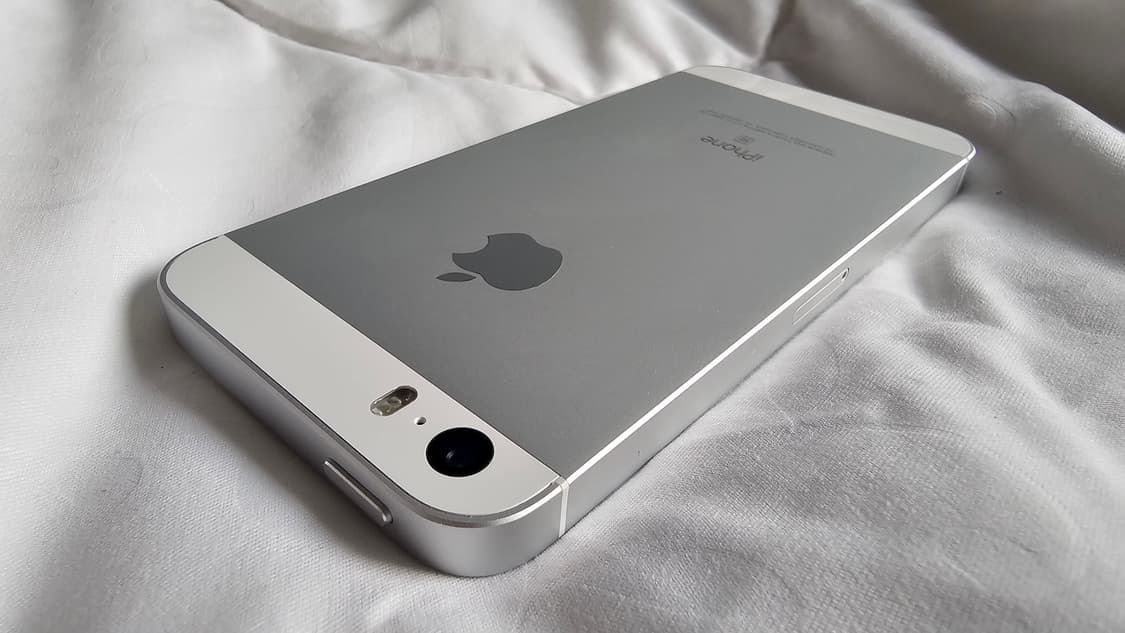 [정품] 아이폰 SE1 128GB 배터리신품 카메라 실버 해외판 상품이미지3