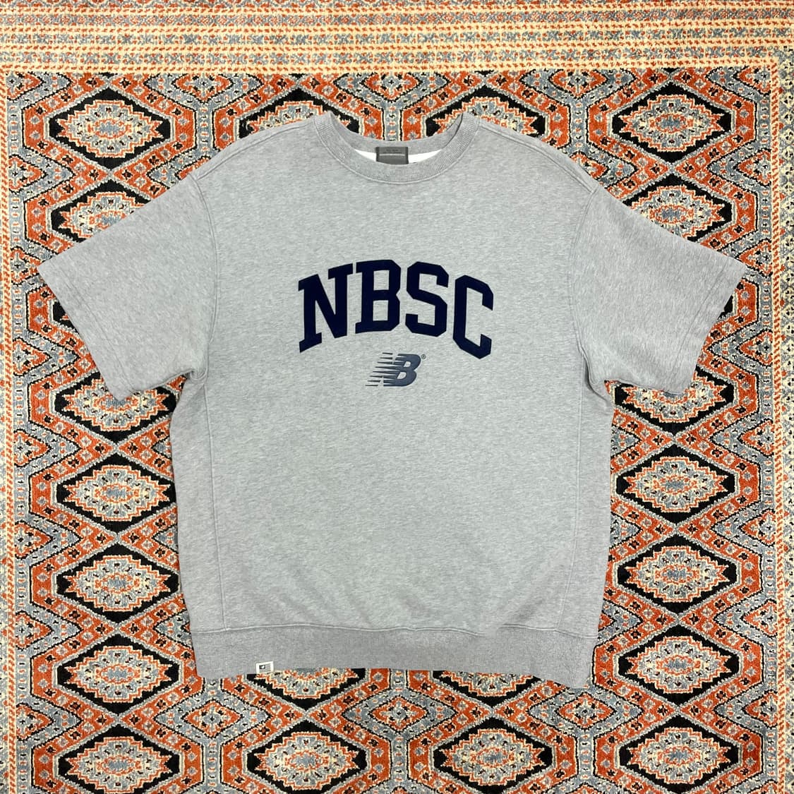 뉴발란스 프린팅 그레이 반팔 맨투맨 남성M 상품이미지1